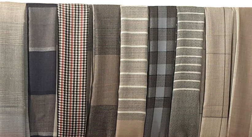 Plaid gestreifter und karierter Wollschal und Schals